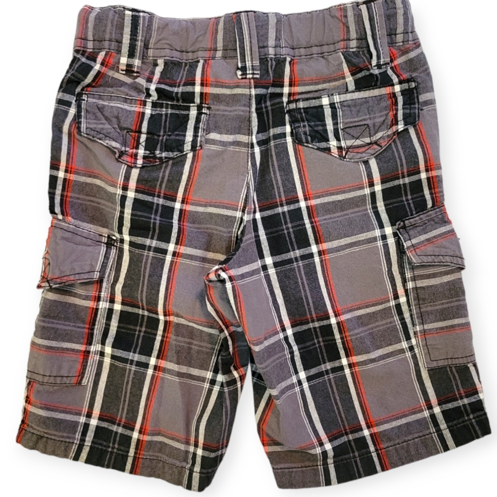 Plaid cargo style shorts Size 5/6
